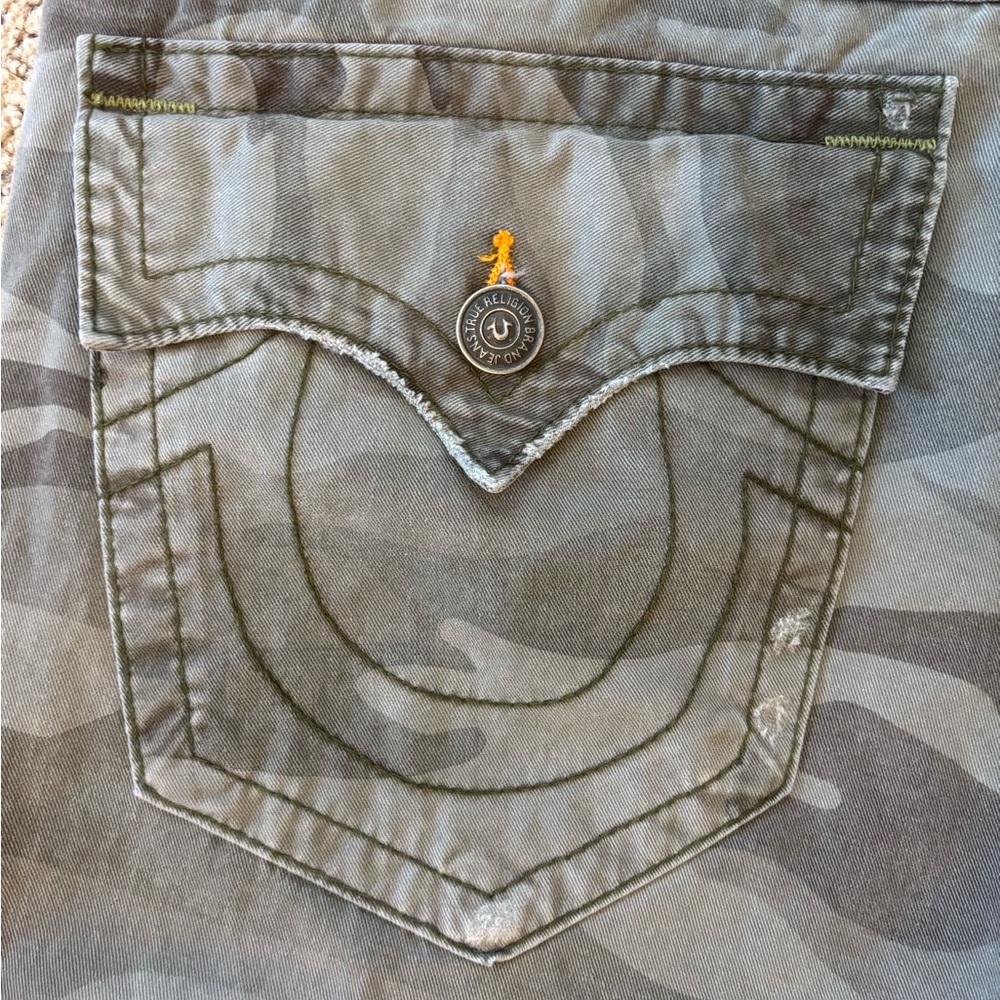 True Religion Ricky camouflage jeans. Very Good Condition! Grey/Green. 34” x 34” - Picture 9 of 14
